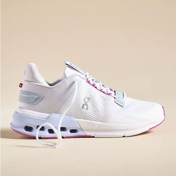 On clouds Flux - Picture 3 of 7